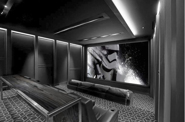 THEATER 19